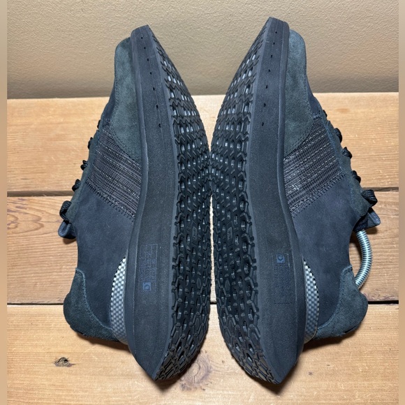 Deckers X Lab Unisex Black Suede Low Wedge Sneakers Comfort Sport Shoes size 10 - Picture 6 of 12